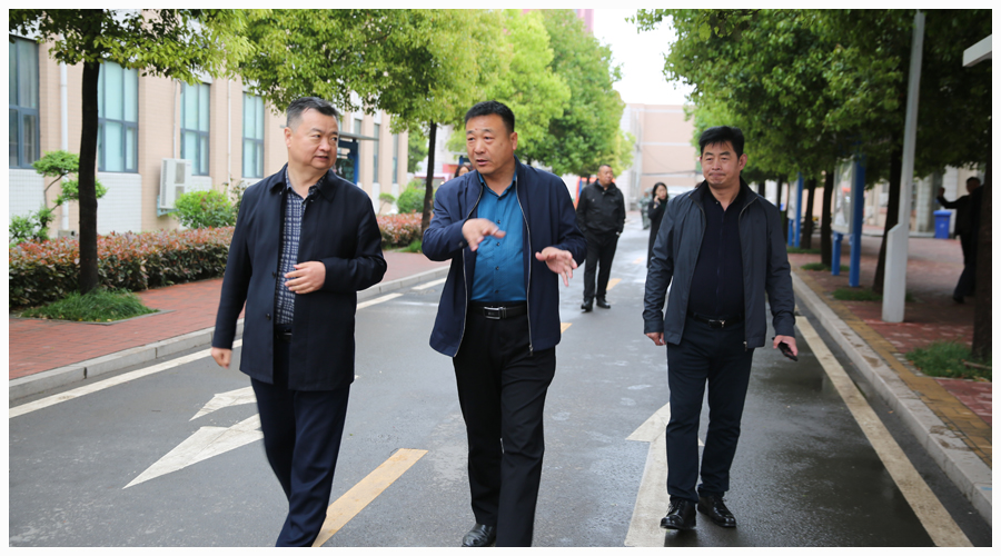 平顶山市教育体育局督导组莅临我校检查指导全国文明城市创建及迎接国家卫生城市复审工作 平顶山市教育体育局督导组莅临我校检查指导全国文明城市创建及迎接国家卫生城市复审工作