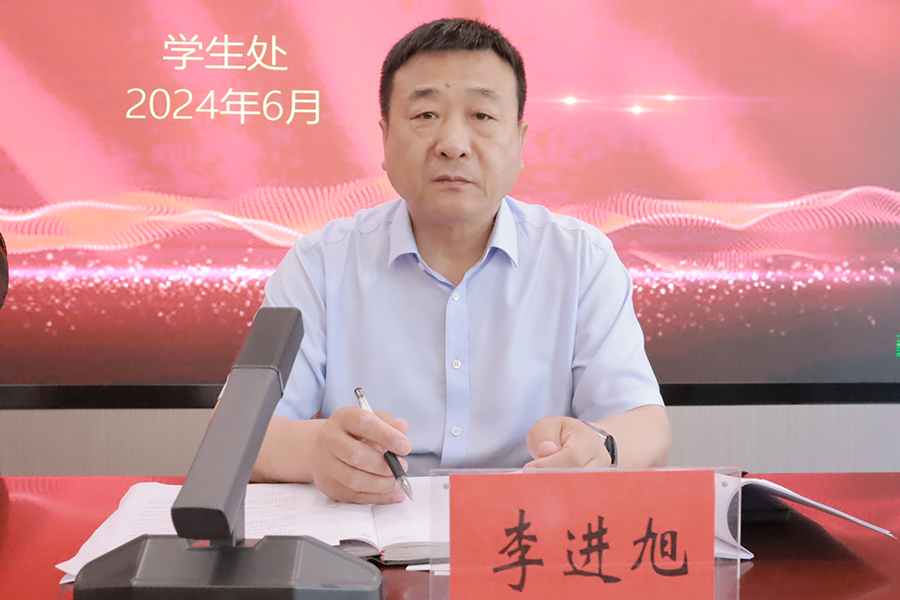 我校组织召开班主任工作经验交流会 我校组织召开班主任工作经验交流会