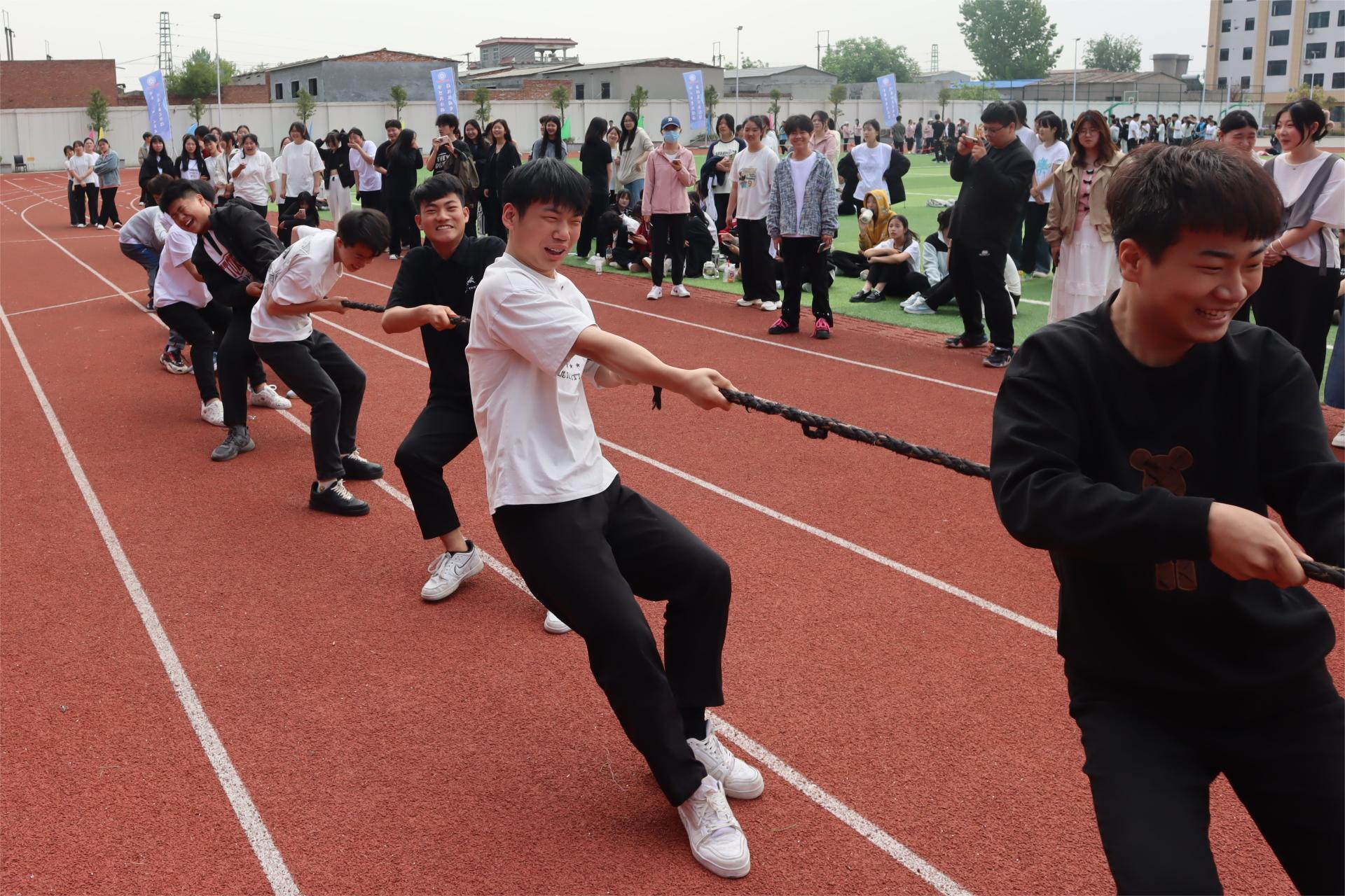 河南省医药卫生学校第十一届田径运动会圆满闭幕 河南省医药卫生学校第十一届田径运动会圆满闭幕