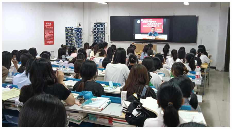校长李进旭为全体同学讲授开学思政第一课 校长李进旭为全体同学讲授开学思政第一课