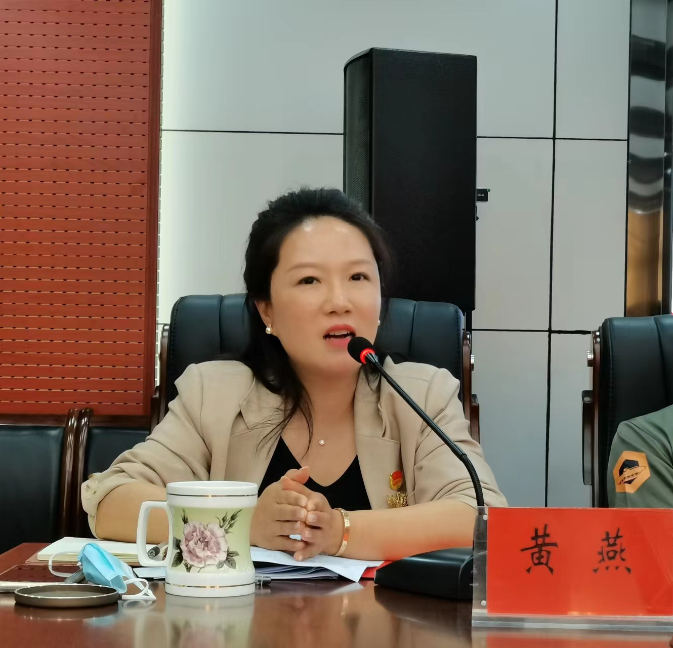 我校召开“五·四”青年教师座谈会 我校召开“五·四”青年教师座谈会