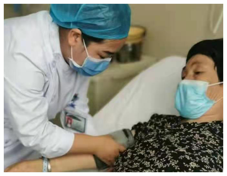 白衣天使获锦旗 真情服务暖人心 白衣天使获锦旗 真情服务暖人心