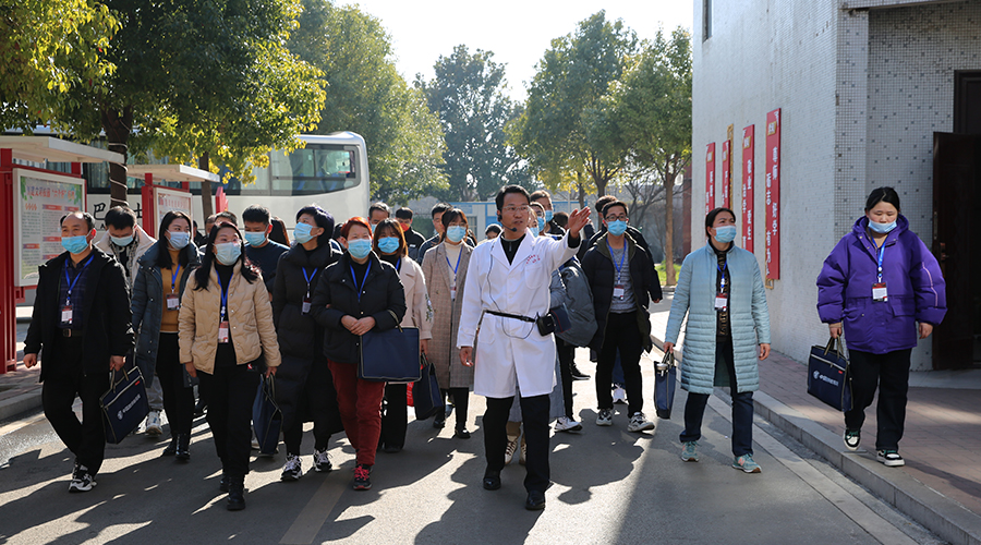 市职业教育教学能力提升培训班到我校参观指导 市职业教育教学能力提升培训班到我校参观指导