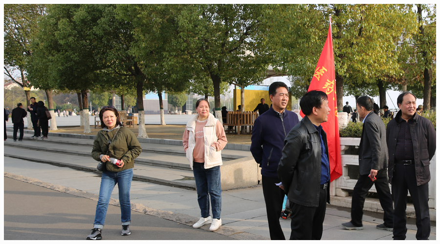 我校举办2021“拥抱春天,环湖健步走”活动 我校举办2021“拥抱春天,环湖健步走”活动
