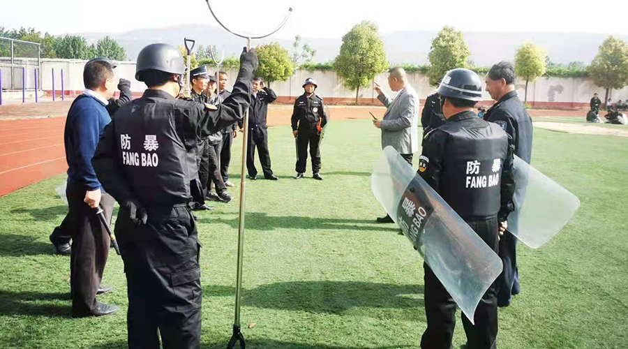 开展校园反恐防暴应急演练 筑牢师生安全防线 开展校园反恐防暴应急演练 筑牢师生安全防线