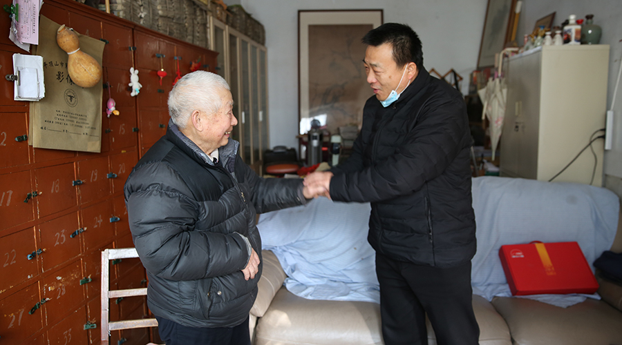 我校开展春节慰问活动 我校开展春节慰问活动