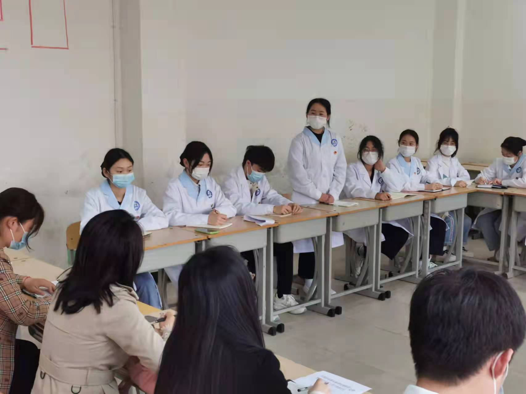 我校举办“青春战疫、微笑面对”青年团干座谈会 我校举办“青春战疫、微笑面对”青年团干座谈会