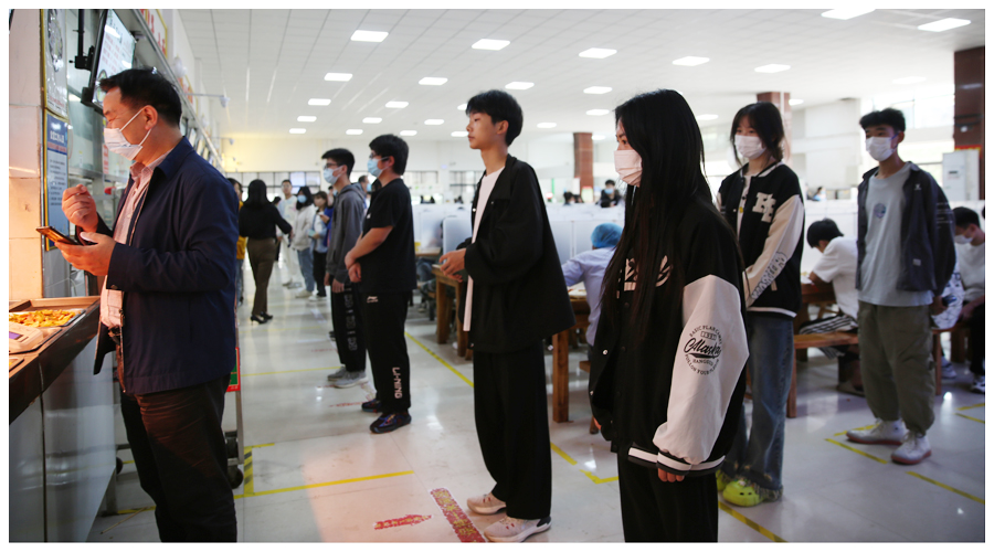 我校实施校园全封闭管理 我校实施校园全封闭管理