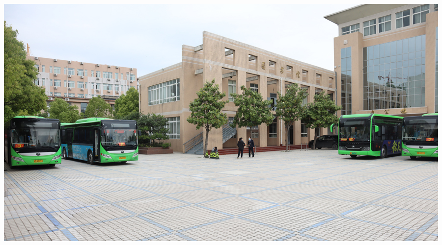 我校积极解决学生回家乘车难问题 我校积极解决学生回家乘车难问题