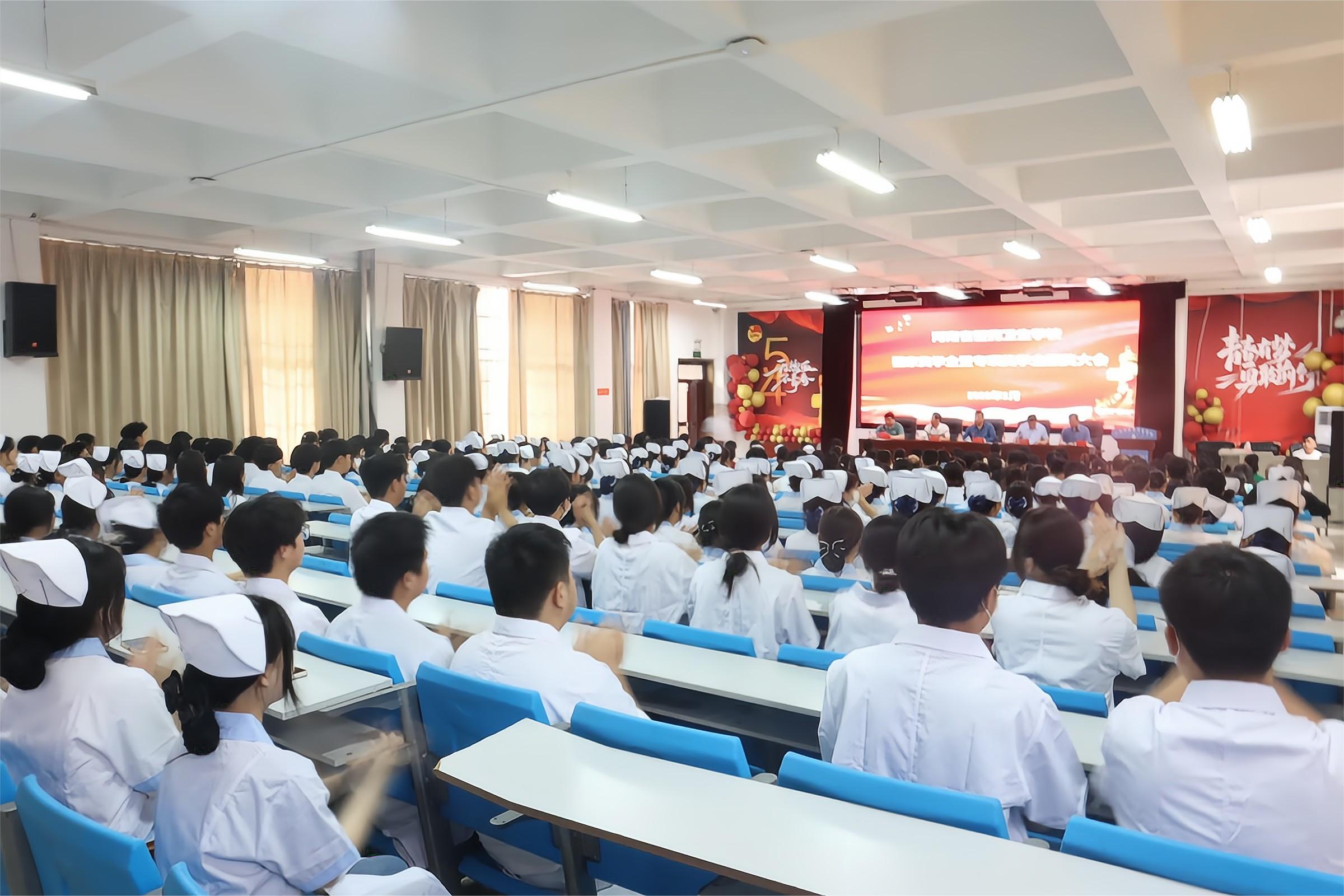 我校召开国家奖学金暨专项奖学金颁奖大会 我校召开国家奖学金暨专项奖学金颁奖大会
