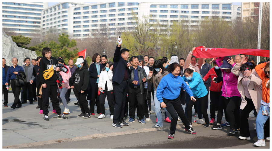 我校举办2021“拥抱春天,环湖健步走”活动 我校举办2021“拥抱春天,环湖健步走”活动
