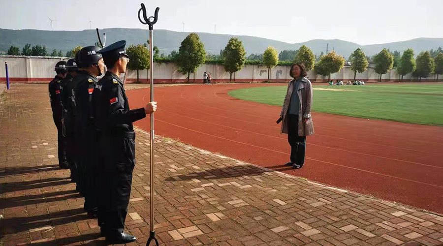 开展校园反恐防暴应急演练 筑牢师生安全防线 开展校园反恐防暴应急演练 筑牢师生安全防线